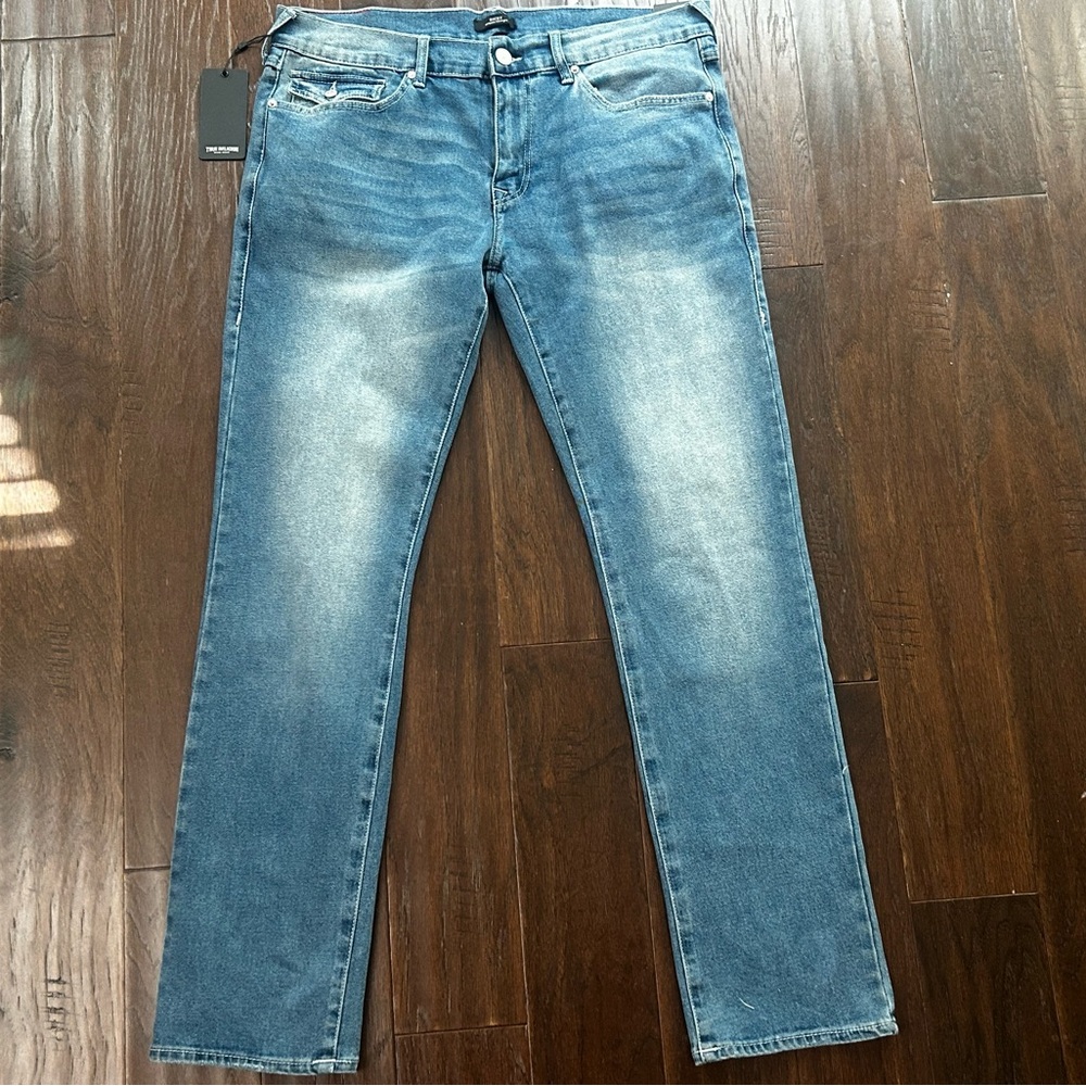 True Religion Ricky  Relaxed Straight Jeans Blue Denim Button Logo Accents